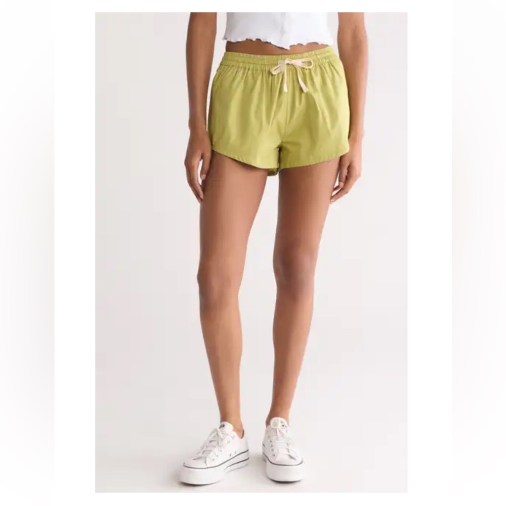 Billabong Women’s Shorts Small‎ EUC 2.5” Inseam Pockets Elastic Drawstring Waist